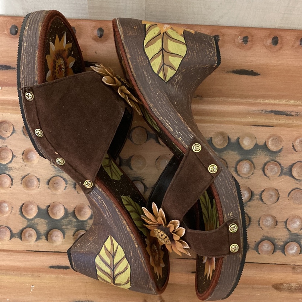 Cottage Core Sunflower Sandals Heels 9 - Picture 12 of 15